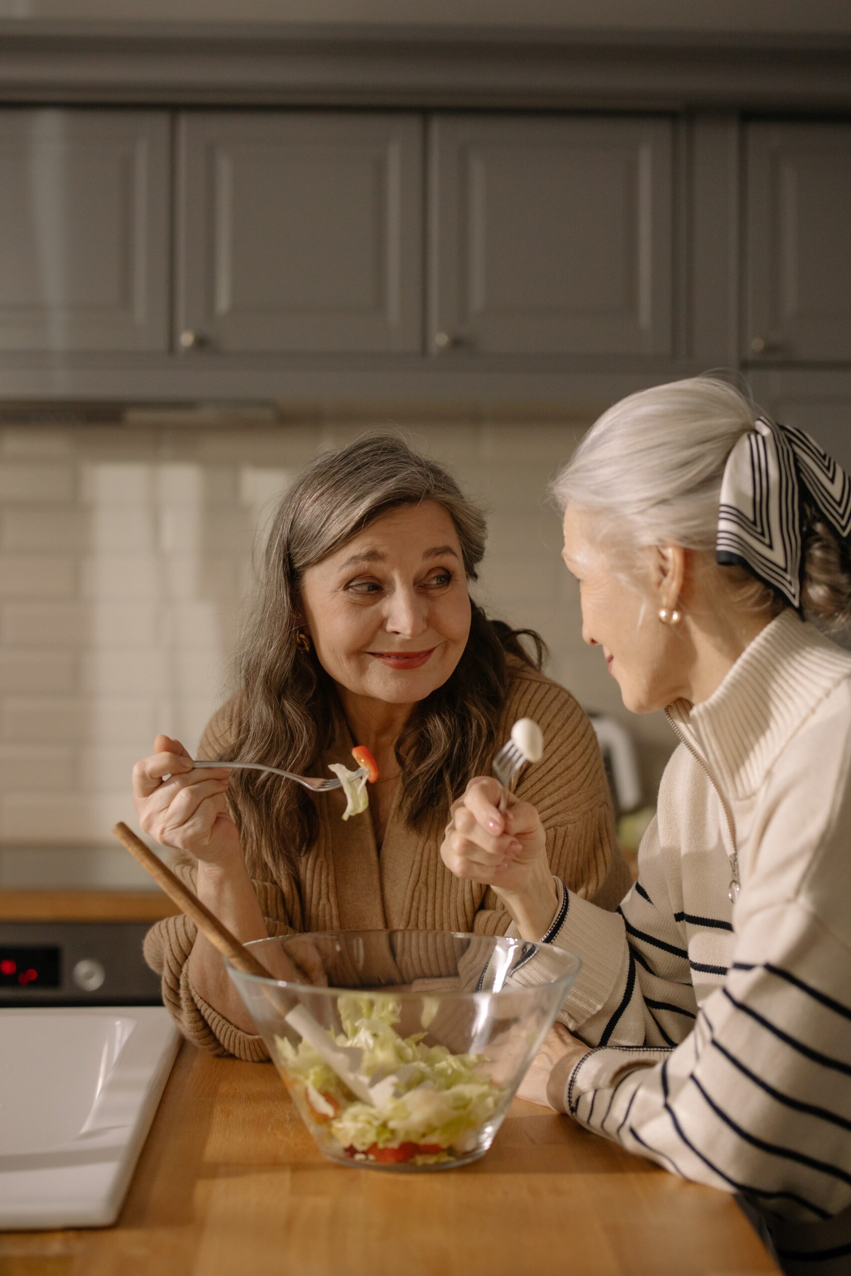 7 Tips for Balanced Nutrition in Seniors: Nourishing Well-Being