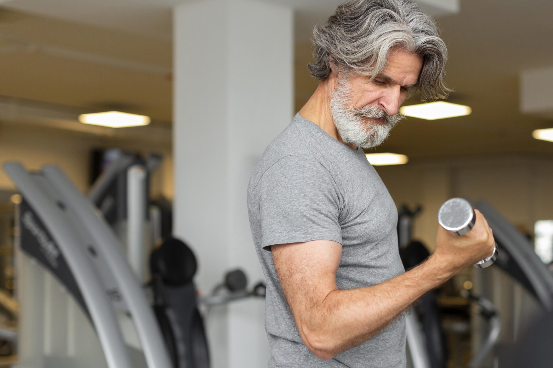 7 Tips for Maintaining Muscle Mass After 40: A Comprehensive Guide