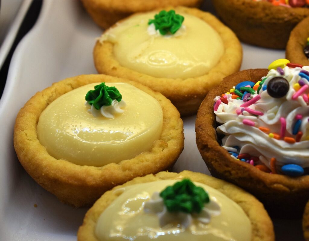 Decoding Food Cravings: Understanding What Your Body is Really Trying to Tell You