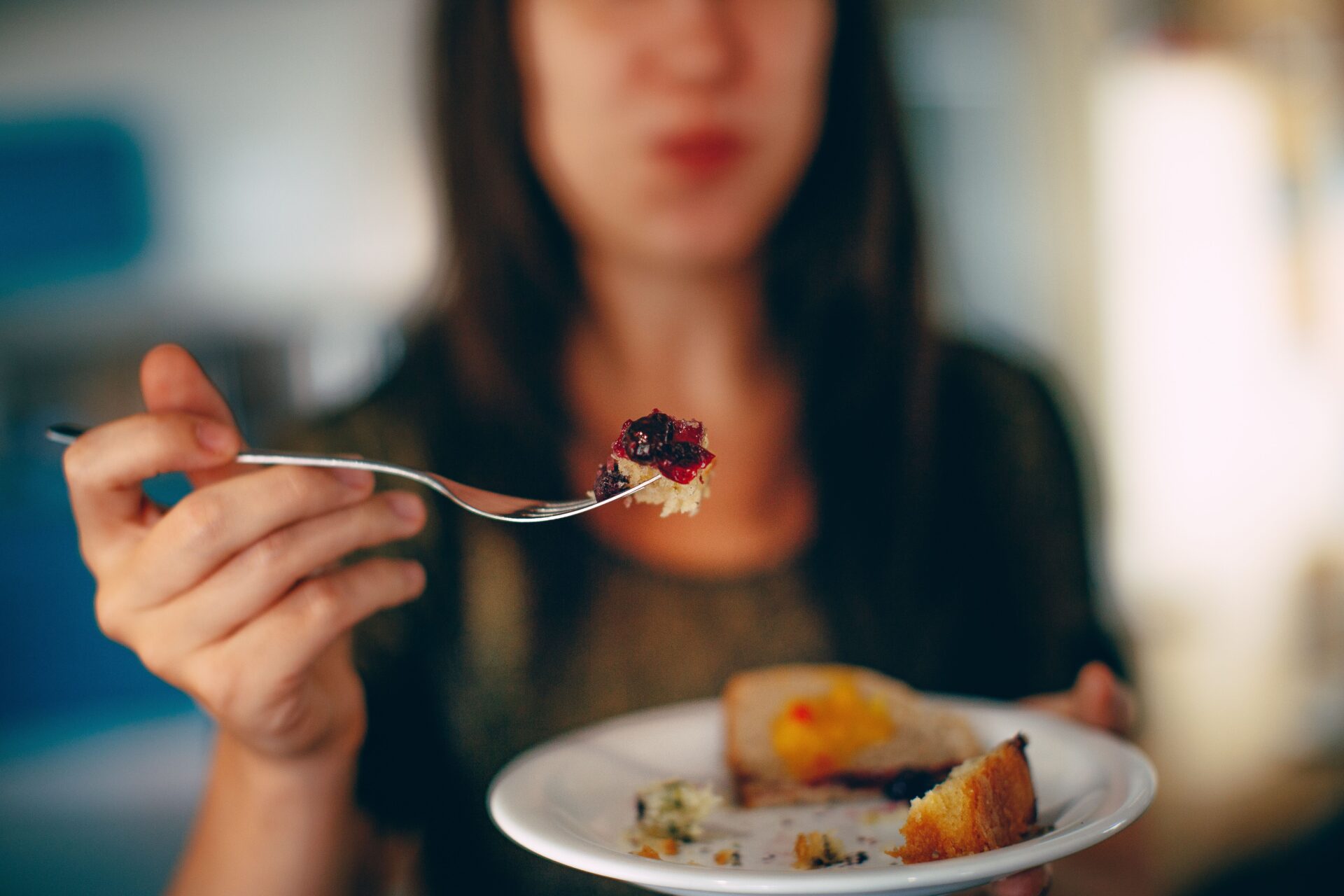 Why Am I Always Hungry Even After Eating? Causes and Solutions